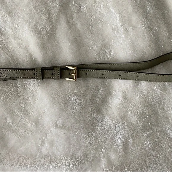 NWT Michael Kors, small olive green crossbody purse - Picture 3 of 9